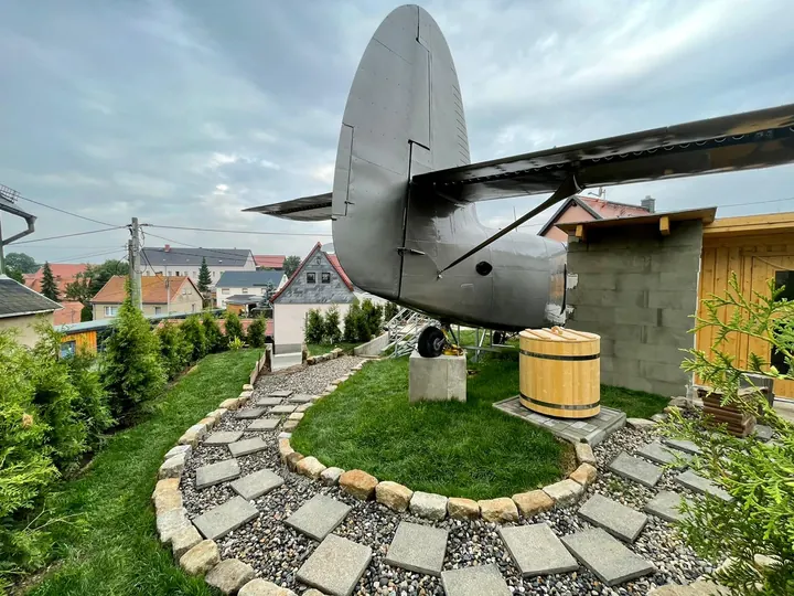 Gartenwege rund um die Antonov.