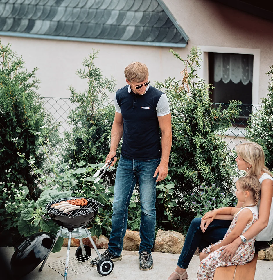 Grillen im Garten direkt neben der Antonov